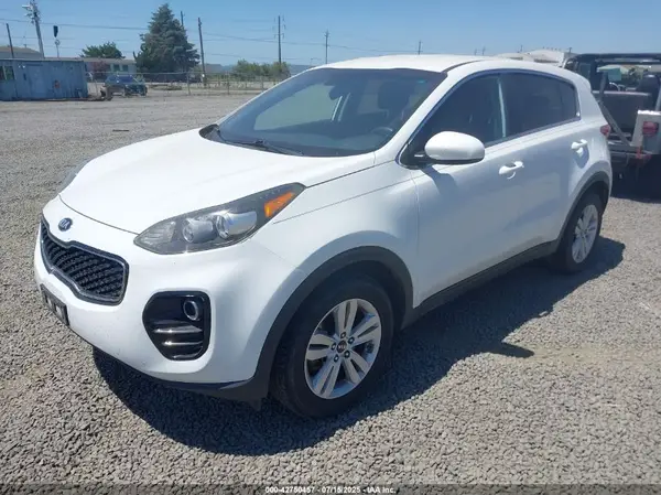 KNDPMCAC5H7063885 2017 KIA SPORTAGE - Image 2