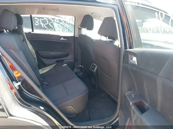 KNDPMCAC5H7082100 2017 KIA SPORTAGE - Image 8