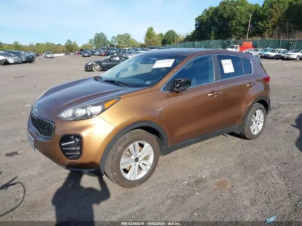 KNDPMCAC5H7085997 2017 KIA SPORTAGE - Image 2