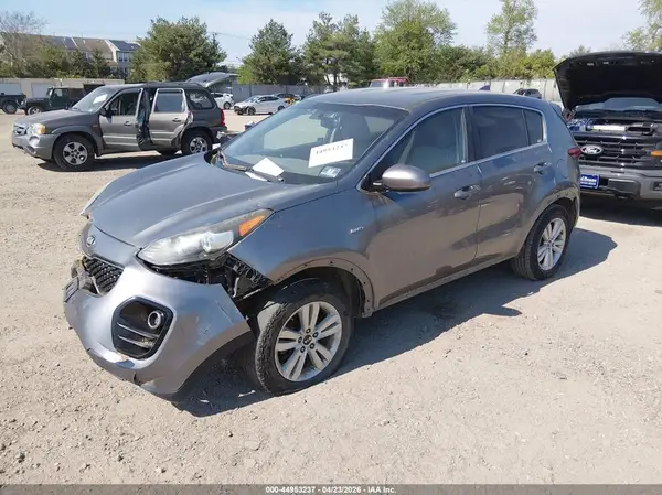 KNDPMCAC5H7096143 2017 KIA SPORTAGE - Image 2