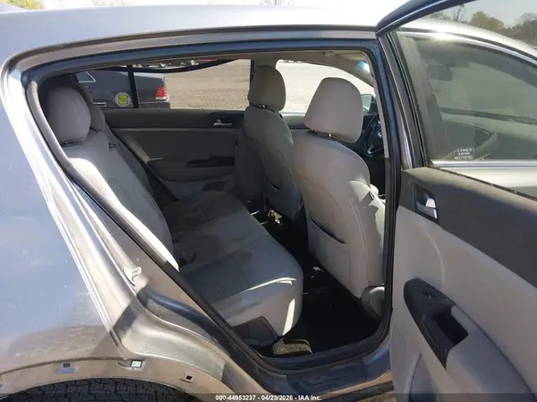 KNDPMCAC5H7096143 2017 KIA SPORTAGE - Image 8