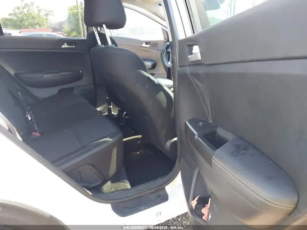 KNDPMCAC5H7101034 2017 KIA SPORTAGE - Image 8
