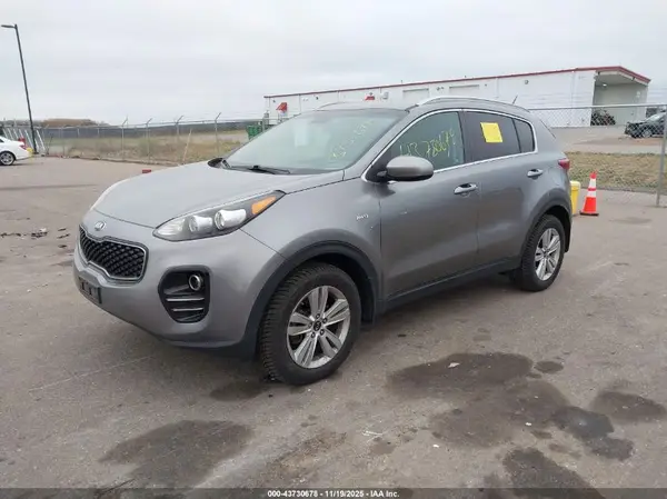 KNDPMCAC5H7111918 2017 KIA SPORTAGE - Image 2