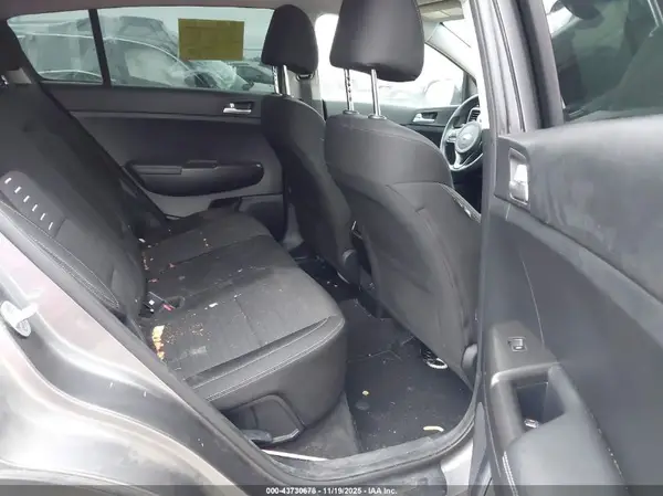 KNDPMCAC5H7111918 2017 KIA SPORTAGE - Image 8