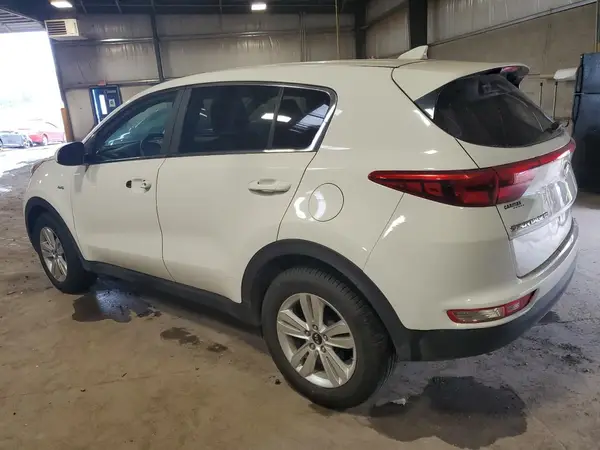 KNDPMCAC5H7115628 2017 KIA SPORTAGE - Image 2