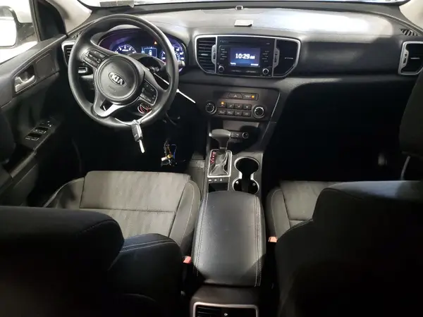 KNDPMCAC5H7115628 2017 KIA SPORTAGE - Image 8