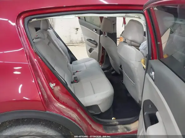 KNDPMCAC5H7118710 2017 KIA SPORTAGE - Image 8