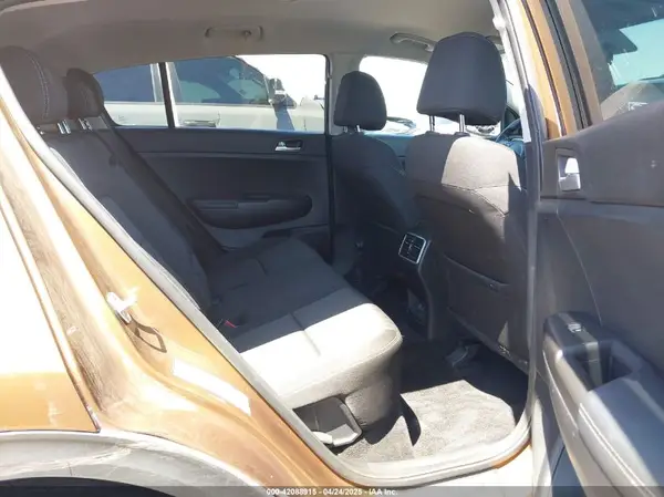 KNDPMCAC5H7121297 2017 KIA SPORTAGE - Image 8
