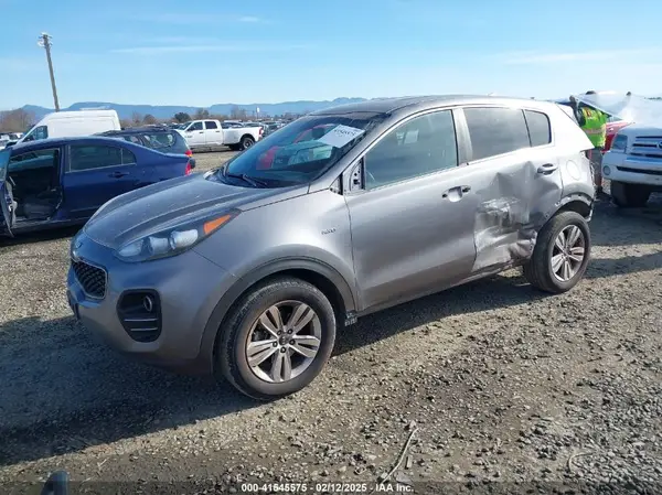 KNDPMCAC5H7136091 2017 KIA SPORTAGE - Image 2