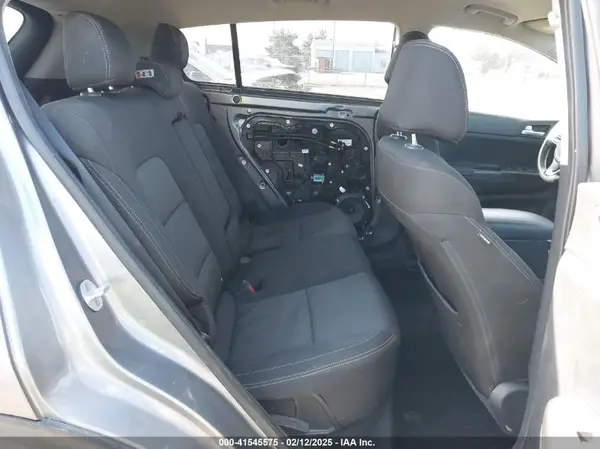 KNDPMCAC5H7136091 2017 KIA SPORTAGE - Image 8