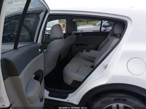 KNDPMCAC5H7159175 2017 KIA SPORTAGE - Image 8