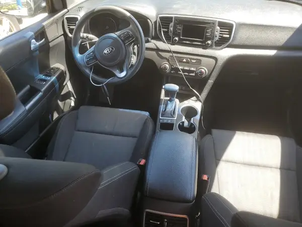 KNDPMCAC5H7170063 2017 KIA SPORTAGE - Image 8