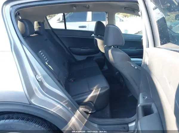 KNDPMCAC5H7188207 2017 KIA SPORTAGE - Image 8