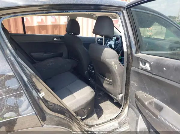 KNDPMCAC5H7200954 2017 KIA SPORTAGE - Image 8