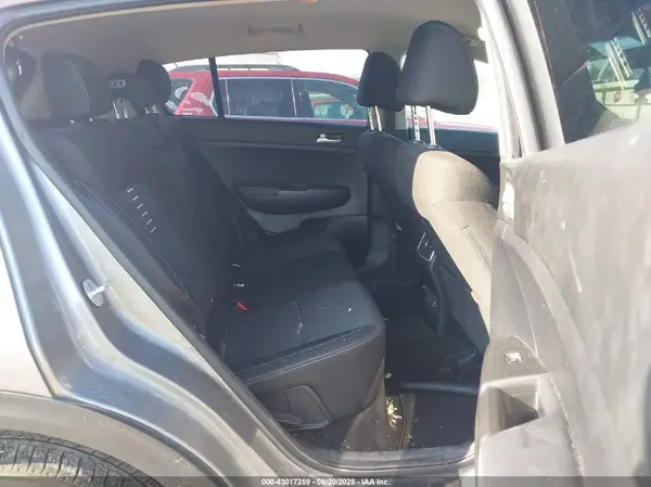 KNDPMCAC5H7205149 2017 KIA SPORTAGE - Image 8