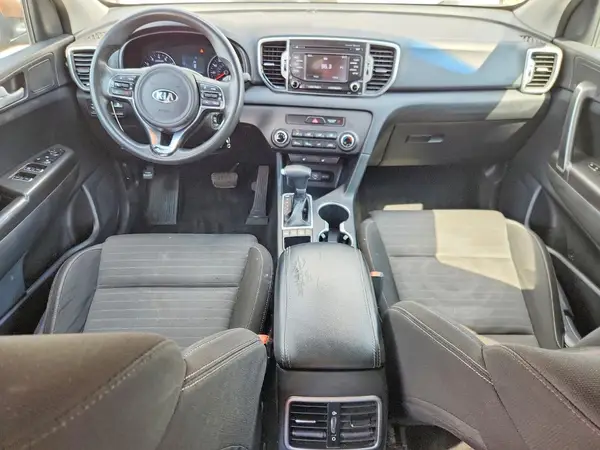 KNDPMCAC5H7206303 2017 KIA SPORTAGE - Image 8