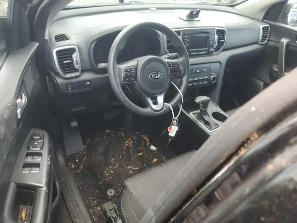 KNDPMCAC5H7235784 2017 KIA SPORTAGE - Image 8