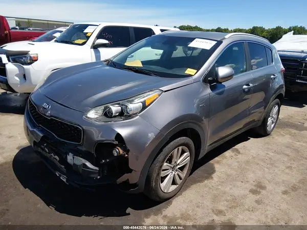 KNDPMCAC5H7235977 2017 KIA SPORTAGE - Image 2