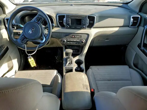 KNDPMCAC5H7270180 2017 KIA SPORTAGE - Image 8