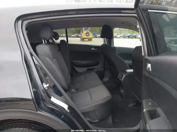 KNDPMCAC5H7275668 2017 KIA SPORTAGE - Image 8