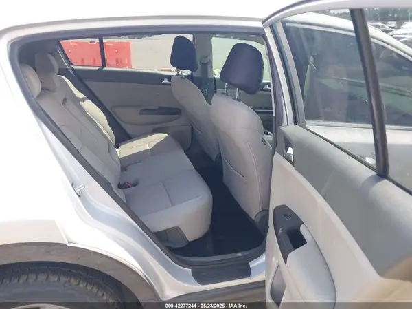 KNDPMCAC5H7282345 2017 KIA SPORTAGE - Image 8