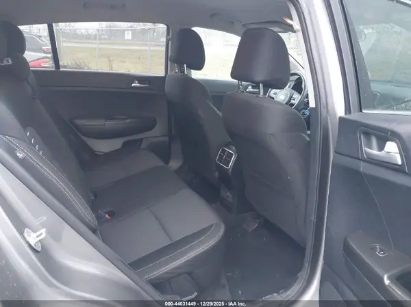KNDPMCAC5H7288811 2017 KIA SPORTAGE - Image 8