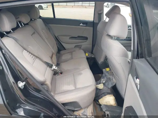 KNDPMCAC5J7310988 2018 KIA SPORTAGE - Image 8