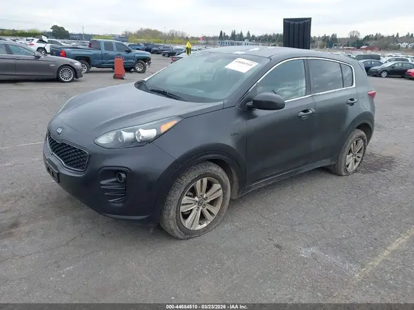 KNDPMCAC5J7320775 2018 KIA SPORTAGE - Image 2