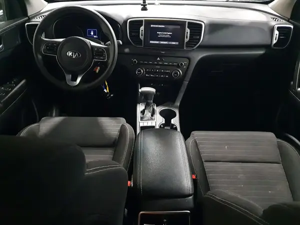 KNDPMCAC5J7322638 2018 KIA SPORTAGE - Image 8