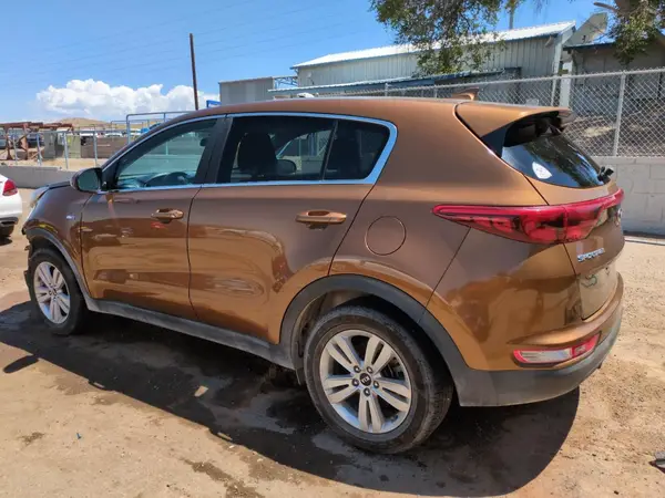 KNDPMCAC5J7332487 2018 KIA SPORTAGE - Image 2