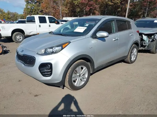 KNDPMCAC5J7337785 2018 KIA SPORTAGE - Image 2