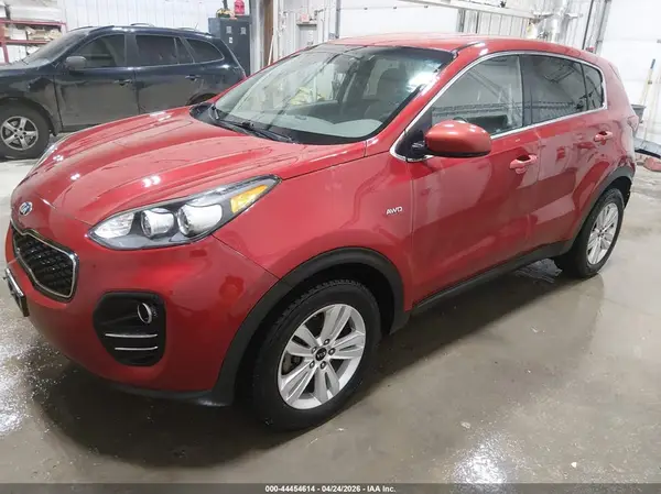 KNDPMCAC5J7350620 2018 KIA SPORTAGE - Image 2
