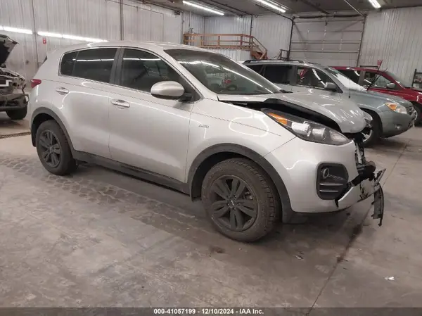 KNDPMCAC5J7351833 2018 KIA SPORTAGE - Image 1
