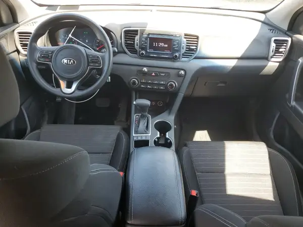 KNDPMCAC5J7367837 2018 KIA SPORTAGE - Image 8