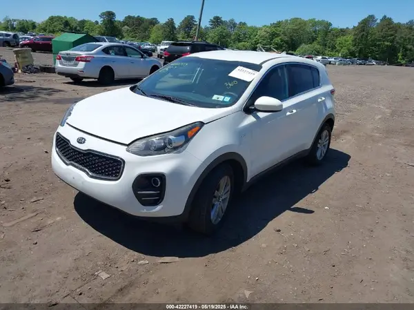 KNDPMCAC5J7372245 2018 KIA SPORTAGE - Image 2