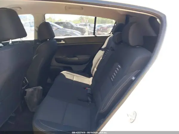 KNDPMCAC5J7372245 2018 KIA SPORTAGE - Image 8