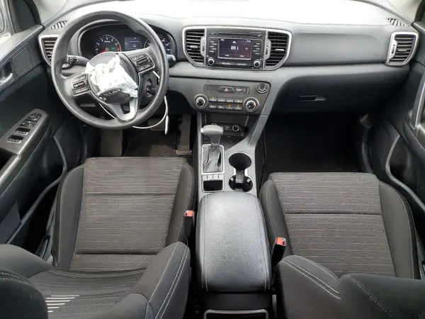 KNDPMCAC5J7372388 2018 KIA SPORTAGE - Image 8