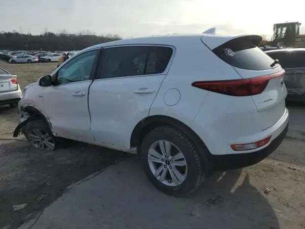 KNDPMCAC5J7373931 2018 KIA SPORTAGE - Image 2