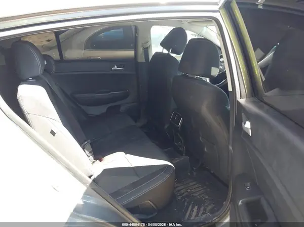 KNDPMCAC5J7381303 2018 KIA SPORTAGE - Image 8