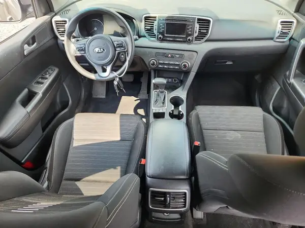 KNDPMCAC5J7389644 2018 KIA SPORTAGE - Image 8