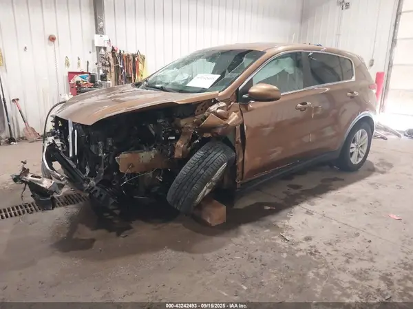 KNDPMCAC5J7396349 2018 KIA SPORTAGE - Image 2