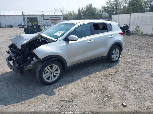 KNDPMCAC5J7396416 2018 KIA SPORTAGE - Image 2