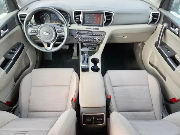 KNDPMCAC5J7410203 2018 KIA SPORTAGE - Image 8