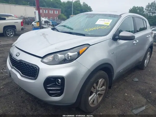 KNDPMCAC5J7418141 2018 KIA SPORTAGE - Image 2