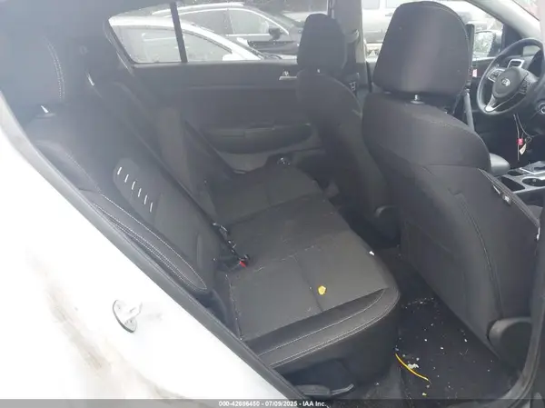 KNDPMCAC5J7418141 2018 KIA SPORTAGE - Image 8