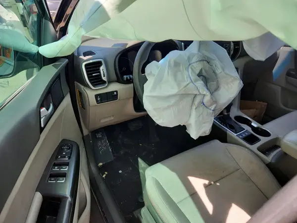 KNDPMCAC5J7422321 2018 KIA SPORTAGE - Image 8