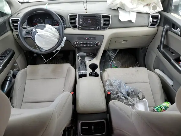 KNDPMCAC5J7423274 2018 KIA SPORTAGE - Image 8
