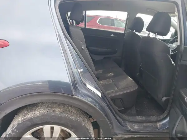 KNDPMCAC5J7423887 2018 KIA SPORTAGE - Image 8