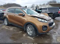 KNDPMCAC5J7438065 2018 KIA SPORTAGE