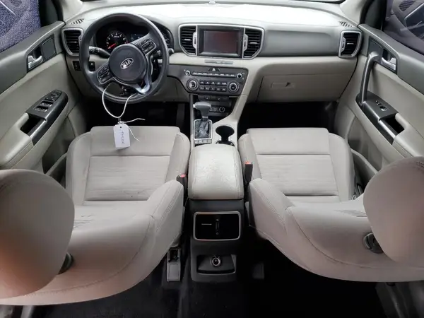 KNDPMCAC5J7438227 2018 KIA SPORTAGE - Image 8